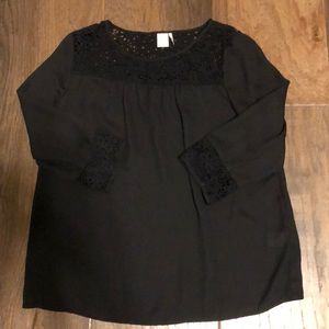 black top with crotchet detailing